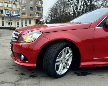 Мерседес Ц-Класс 2013 в Обухове на Automoto.ua Красный Мерседес Ц-Класс, объемом двигателя 1.8 л и пробегом 210 тыс. км за 10800 $, фото 2 на Automoto.ua