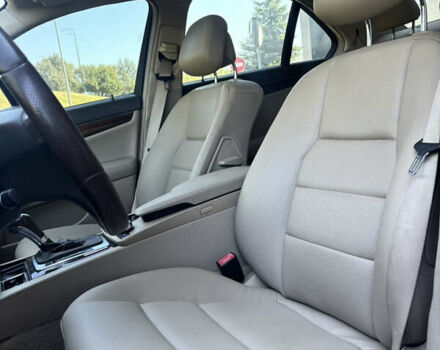 Красный Мерседес Ц-Класс, объемом двигателя 1.8 л и пробегом 199 тыс. км за 11150 $, фото 8 на Automoto.ua