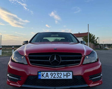 Красный Мерседес Ц-Класс, объемом двигателя 1.8 л и пробегом 199 тыс. км за 11150 $, фото 3 на Automoto.ua