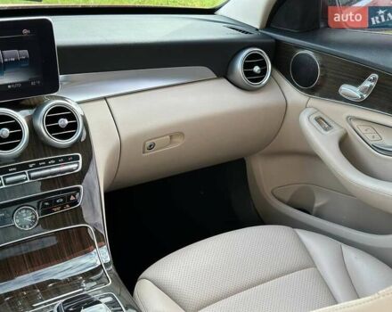 Красный Мерседес Ц-Класс, объемом двигателя 2 л и пробегом 182 тыс. км за 15900 $, фото 20 на Automoto.ua