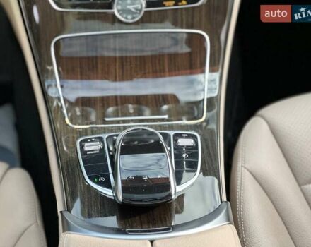 Красный Мерседес Ц-Класс, объемом двигателя 2 л и пробегом 182 тыс. км за 15200 $, фото 19 на Automoto.ua