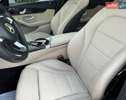 Красный Мерседес Ц-Класс, объемом двигателя 2 л и пробегом 182 тыс. км за 15200 $, фото 9 на Automoto.ua