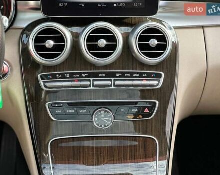 Красный Мерседес Ц-Класс, объемом двигателя 2 л и пробегом 182 тыс. км за 15200 $, фото 18 на Automoto.ua