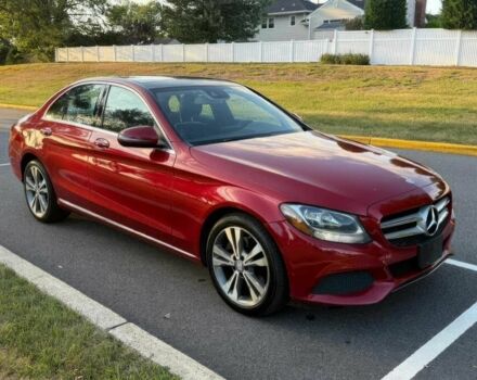 Красный Мерседес Ц-Класс, объемом двигателя 2 л и пробегом 70 тыс. км за 22600 $, фото 2 на Automoto.ua