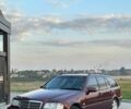Красный Мерседес Ц-Класс, объемом двигателя 1.8 л и пробегом 280 тыс. км за 1900 $, фото 1 на Automoto.ua
