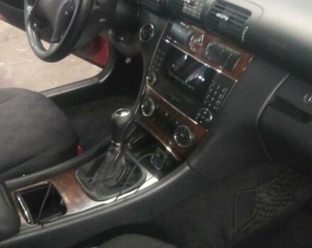 Червоний Мерседес Ц-Клас, об'ємом двигуна 1.8 л та пробігом 203 тис. км за 7500 $, фото 5 на Automoto.ua