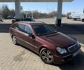 Червоний Мерседес Ц-Клас, об'ємом двигуна 2.2 л та пробігом 300 тис. км за 3450 $, фото 1 на Automoto.ua