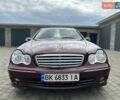 Красный Мерседес Ц-Класс, объемом двигателя 2.2 л и пробегом 328 тыс. км за 6299 $, фото 4 на Automoto.ua