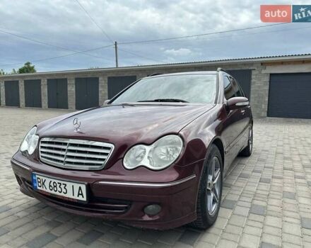 Красный Мерседес Ц-Класс, объемом двигателя 2.2 л и пробегом 328 тыс. км за 6299 $, фото 14 на Automoto.ua