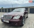 Красный Мерседес Ц-Класс, объемом двигателя 2.2 л и пробегом 328 тыс. км за 6299 $, фото 14 на Automoto.ua