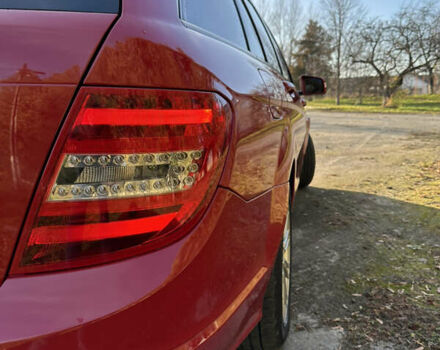 Червоний Мерседес Ц-Клас, об'ємом двигуна 2.2 л та пробігом 270 тис. км за 11000 $, фото 18 на Automoto.ua