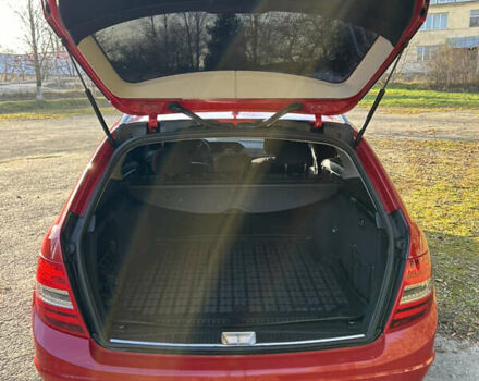 Червоний Мерседес Ц-Клас, об'ємом двигуна 2.2 л та пробігом 270 тис. км за 11000 $, фото 6 на Automoto.ua