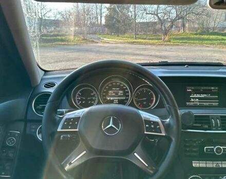 Червоний Мерседес Ц-Клас, об'ємом двигуна 2.2 л та пробігом 270 тис. км за 11000 $, фото 14 на Automoto.ua