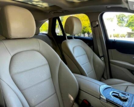 Красный Мерседес Ц-Класс, объемом двигателя 2 л и пробегом 45 тыс. км за 18000 $, фото 9 на Automoto.ua