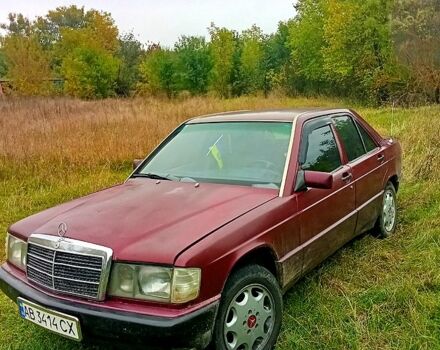 Красный Мерседес Ц-Класс, объемом двигателя 2.5 л и пробегом 500 тыс. км за 1800 $, фото 1 на Automoto.ua