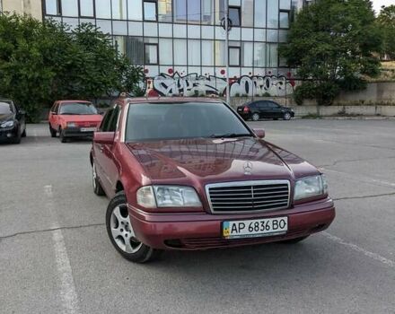 Червоний Мерседес Ц-Клас, об'ємом двигуна 1.8 л та пробігом 325 тис. км за 3200 $, фото 1 на Automoto.ua
