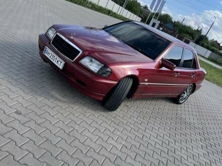 Мерседес Ц-Класс 1994 в Славянске на Automoto.ua Красный Мерседес Ц-Класс, объемом двигателя 2.8 л и пробегом 200 тыс. км за 5500 $, фото 1 на Automoto.ua