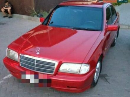 Мерседес Ц-Класс 1998 в Хмельницком на Automoto.ua Красный Мерседес Ц-Класс, объемом двигателя 1.8 л и пробегом 400 тыс. км за 2750 $, фото 1 на Automoto.ua