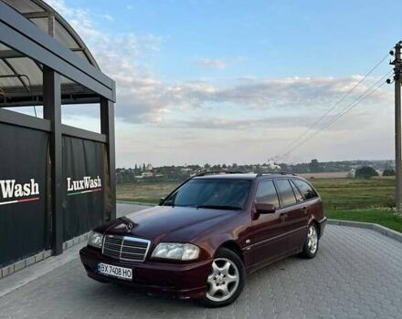 Червоний Мерседес Ц-Клас, об'ємом двигуна 1.8 л та пробігом 280 тис. км за 1900 $, фото 1 на Automoto.ua
