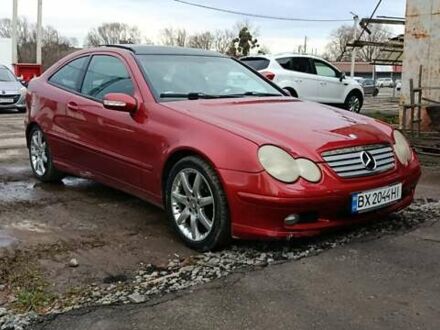 Червоний Мерседес Ц-Клас, об'ємом двигуна 2 л та пробігом 243 тис. км за 3700 $, фото 1 на Automoto.ua