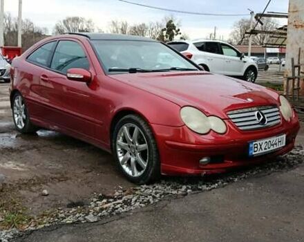 Червоний Мерседес Ц-Клас, об'ємом двигуна 2 л та пробігом 243 тис. км за 3700 $, фото 1 на Automoto.ua