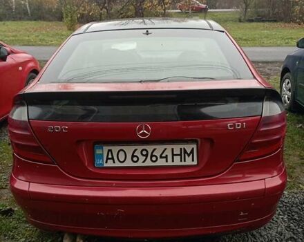 Красный Мерседес Ц-Класс, объемом двигателя 2.15 л и пробегом 304 тыс. км за 3000 $, фото 1 на Automoto.ua