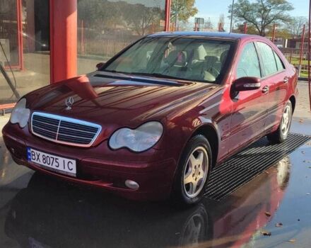 Червоний Мерседес Ц-Клас, об'ємом двигуна 2 л та пробігом 320 тис. км за 4700 $, фото 1 на Automoto.ua