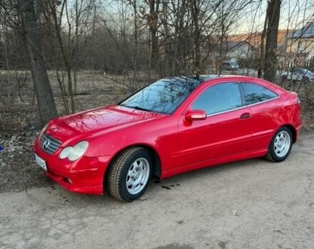 Красный Мерседес Ц-Класс, объемом двигателя 2.15 л и пробегом 288 тыс. км за 4200 $, фото 1 на Automoto.ua