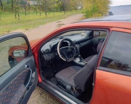 Мерседес Ц-Класс 2002 в Запорожье на Automoto.ua Красный Мерседес Ц-Класс, объемом двигателя 2.3 л и пробегом 220 тыс. км за 4100 $, фото 1 на Automoto.ua