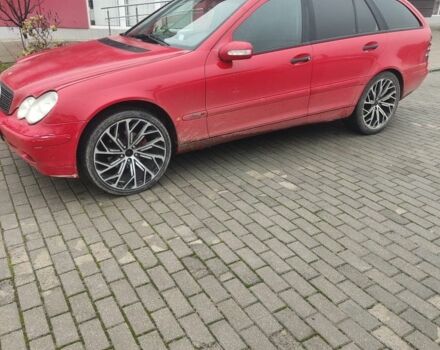 Красный Мерседес Ц-Класс, объемом двигателя 2.2 л и пробегом 234 тыс. км за 2300 $, фото 1 на Automoto.ua