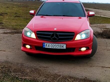 Мерседес Ц-Клас 2007 у Миколаєві на Automoto.ua Червоний Мерседес Ц-Клас, об'ємом двигуна 30 л та пробігом 280 тис. км за 5500 $, фото 1 на Automoto.ua