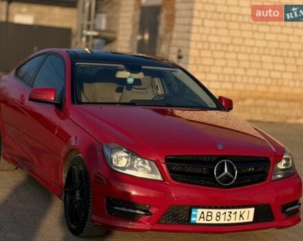 Красный Мерседес Ц-Класс, объемом двигателя 1.8 л и пробегом 156 тыс. км за 12500 $, фото 1 на Automoto.ua