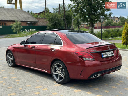 Мерседес Ц-Класс 2015 в Киеве на Automoto.ua Красный Мерседес Ц-Класс, объемом двигателя 2 л и пробегом 181 тыс. км за 19800 $, фото 1 на Automoto.ua