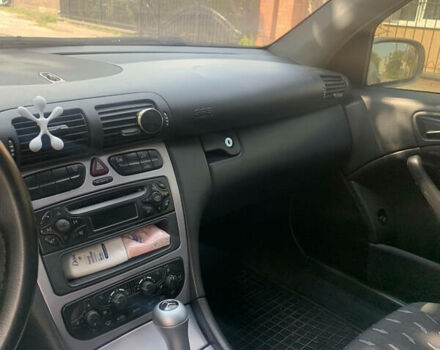 Мерседес Ц-Класс, объемом двигателя 2.2 л и пробегом 350 тыс. км за 5800 $, фото 6 на Automoto.ua
