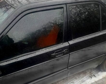 Мерседес Ц-Класс, объемом двигателя 2 л и пробегом 180 тыс. км за 650 $, фото 2 на Automoto.ua