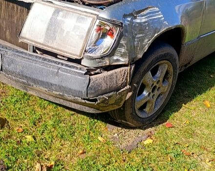 Мерседес Ц-Класс, объемом двигателя 2 л и пробегом 330 тыс. км за 1100 $, фото 3 на Automoto.ua