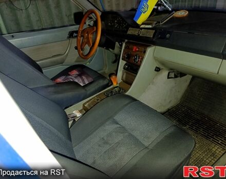 Мерседес Ц-Класс, объемом двигателя 2 л и пробегом 316 тыс. км за 3500 $, фото 2 на Automoto.ua