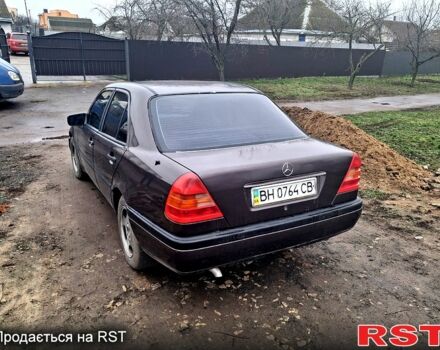 Мерседес Ц-Класс, объемом двигателя 1.8 л и пробегом 320 тыс. км за 2100 $, фото 2 на Automoto.ua