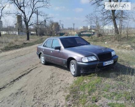 Мерседес Ц-Клас, об'ємом двигуна 0 л та пробігом 318 тис. км за 1800 $, фото 3 на Automoto.ua