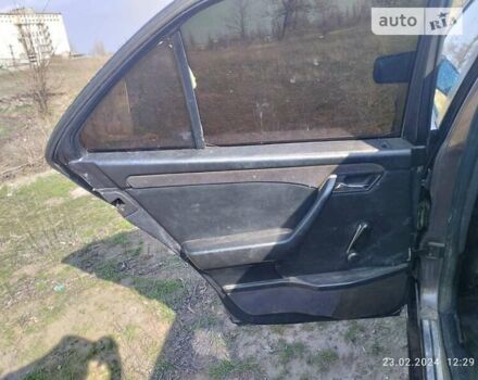 Мерседес Ц-Клас, об'ємом двигуна 0 л та пробігом 318 тис. км за 1800 $, фото 5 на Automoto.ua