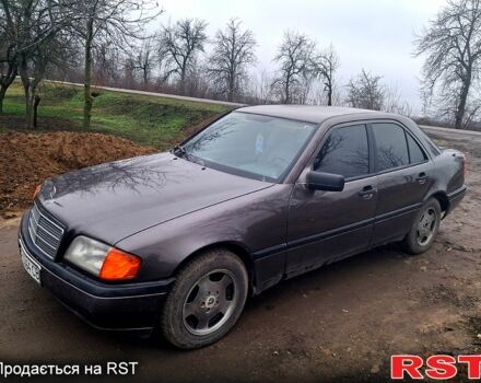 Мерседес Ц-Класс, объемом двигателя 1.8 л и пробегом 320 тыс. км за 2100 $, фото 1 на Automoto.ua