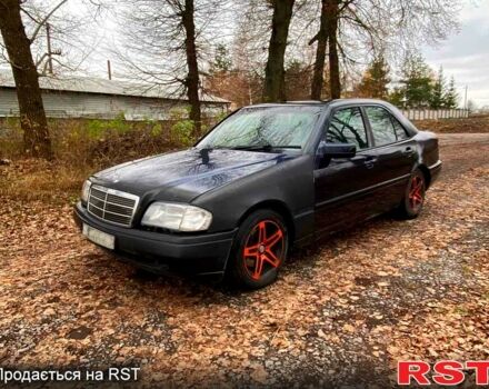 Мерседес Ц-Класс, объемом двигателя 1.8 л и пробегом 160 тыс. км за 2000 $, фото 1 на Automoto.ua