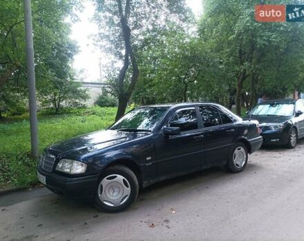 Мерседес Ц-Класс, объемом двигателя 2 л и пробегом 379 тыс. км за 2400 $, фото 1 на Automoto.ua