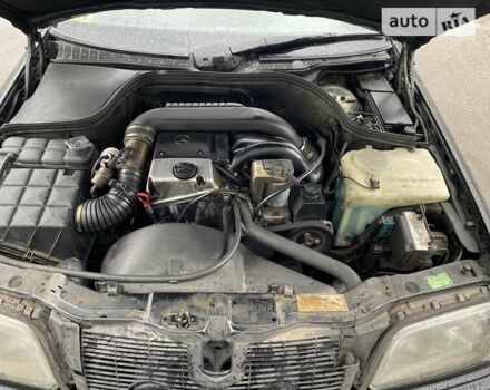 Мерседес Ц-Класс, объемом двигателя 2.2 л и пробегом 346 тыс. км за 3500 $, фото 6 на Automoto.ua