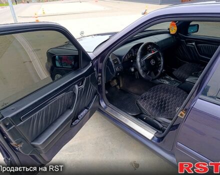 Мерседес Ц-Клас, об'ємом двигуна 2.3 л та пробігом 350 тис. км за 4500 $, фото 5 на Automoto.ua