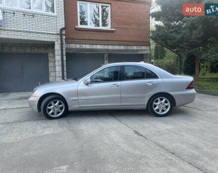 Мерседес Ц-Класс, объемом двигателя 2.2 л и пробегом 483 тыс. км за 4600 $, фото 7 на Automoto.ua