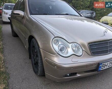 Мерседес Ц-Класс, объемом двигателя 1.8 л и пробегом 340 тыс. км за 6000 $, фото 1 на Automoto.ua