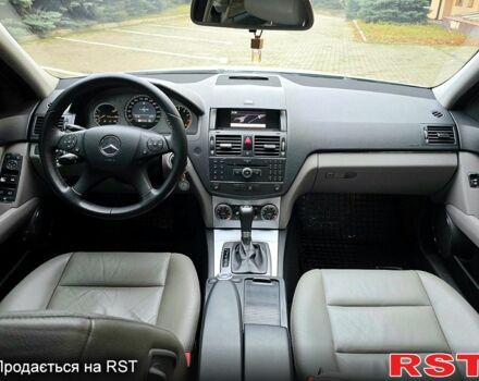 Мерседес Ц-Клас, об'ємом двигуна 3 л та пробігом 190 тис. км за 8200 $, фото 7 на Automoto.ua