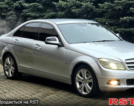 Мерседес Ц-Клас, об'ємом двигуна 3 л та пробігом 190 тис. км за 8200 $, фото 3 на Automoto.ua