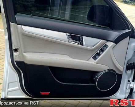 Мерседес Ц-Клас, об'ємом двигуна 3 л та пробігом 190 тис. км за 8200 $, фото 11 на Automoto.ua